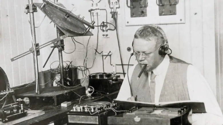 洋書 History of Wireless macophon.gif